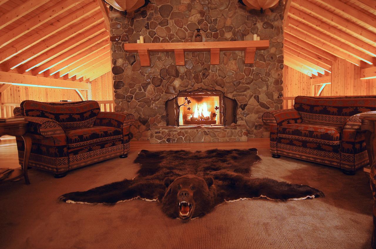 Bear Claw Lodge Kispiox Екстериор снимка