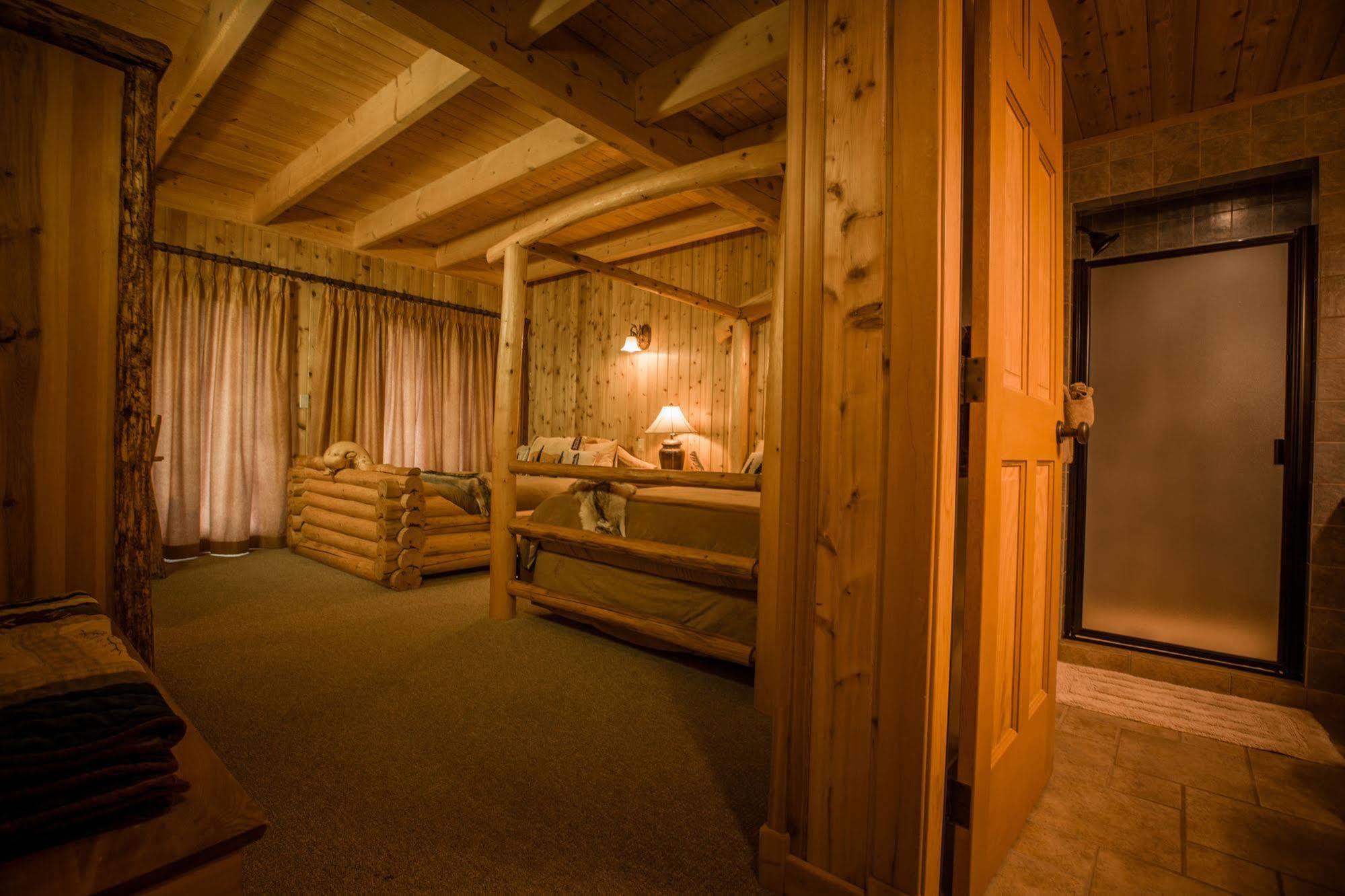 Bear Claw Lodge Kispiox Екстериор снимка
